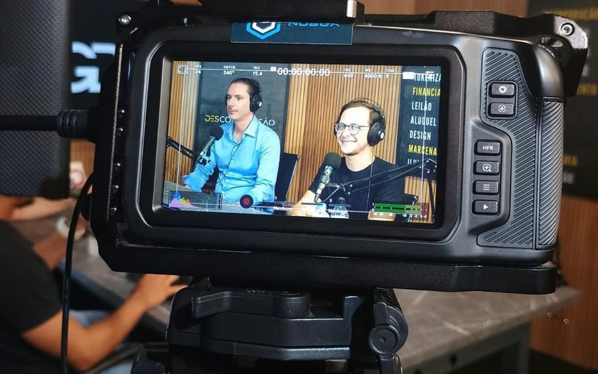 Captação multicâmera do MiCasa Podcast no estúdio próprio da AV2Play